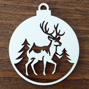 Drevená vianočná ozdoba na stromček, guľa s jeleňom 2