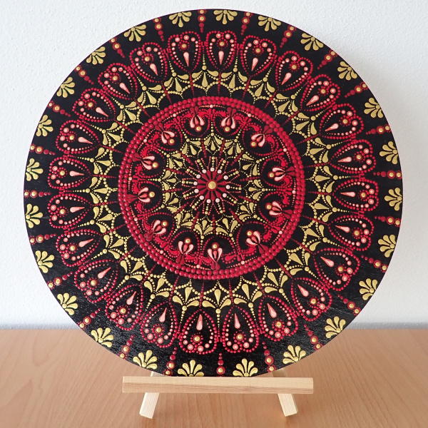 Mandala ručne maľovaná červeno zlatá, 38cm 3