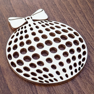 Drevená vianočná ozdoba na stromček, guľa 38