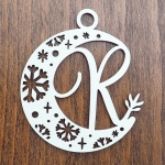 Drevená vianočná ozdoba mesiac s písmenom