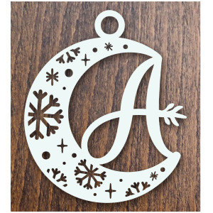 Drevená vianočná ozdoba mesiac s písmenom